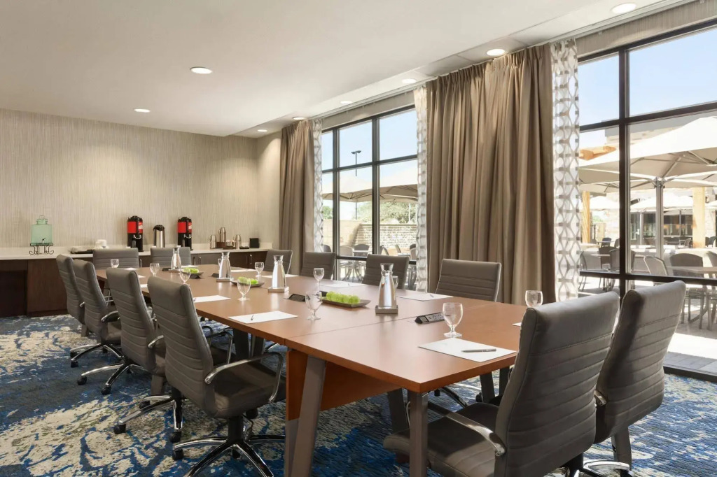 Embassy Suites by Hilton San Antonio Brooks Hotel & Spa
