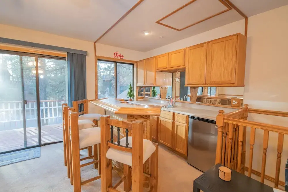Fox Pines Retreat - Open Floor Plan With Foosball, Ping Pong, And A Hot Tub! 3 Bedroom Cabin