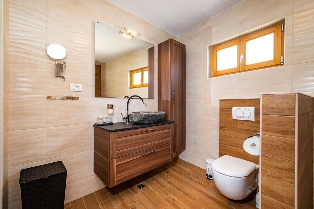 A3 - Beautiful Seafront apt w. Magnificent View