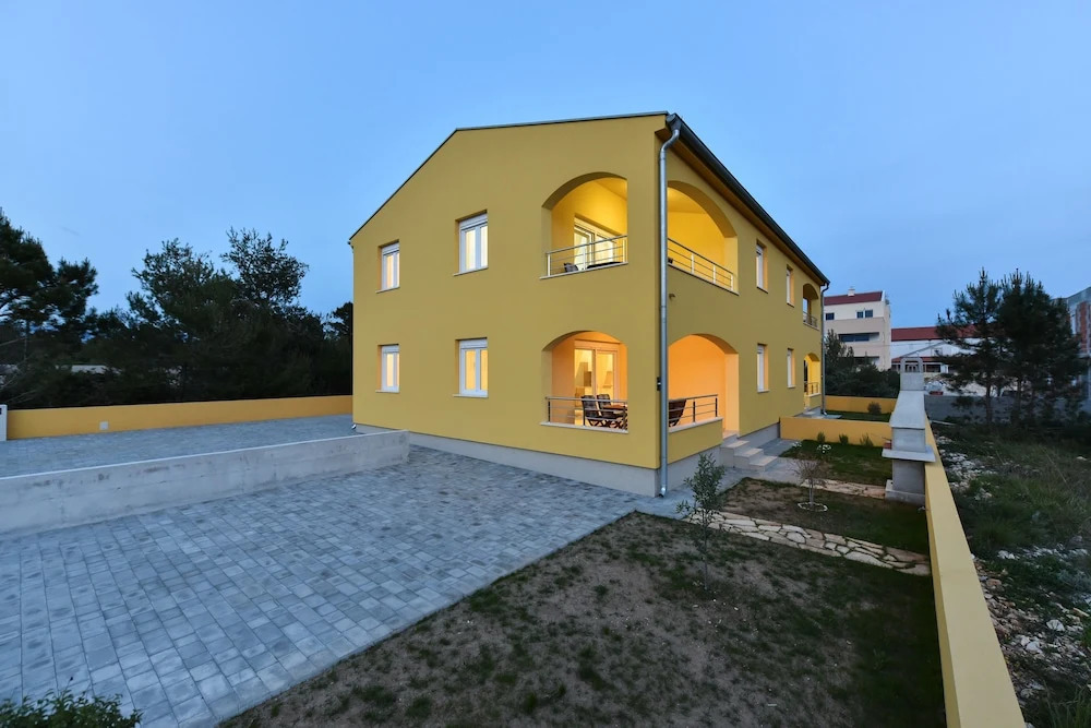 Apartments Ana Vrsi
