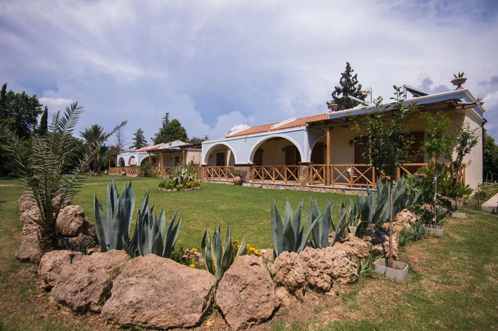Trikalioti\s Lush Estate Apartments