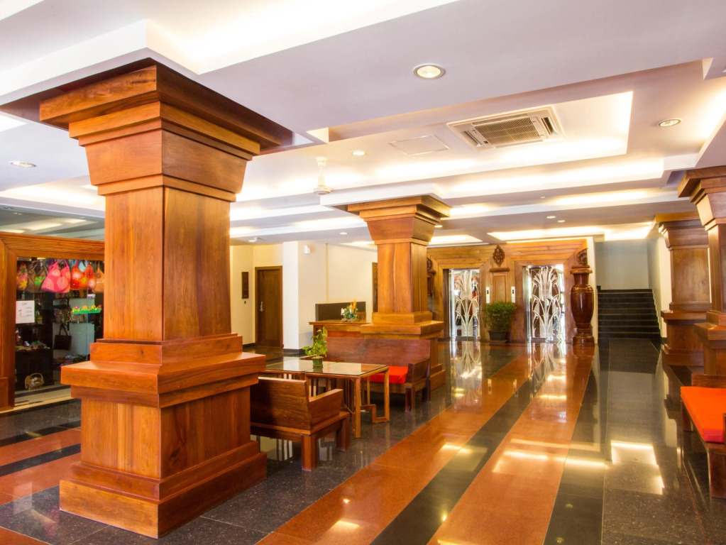 Royal Empire Hotel