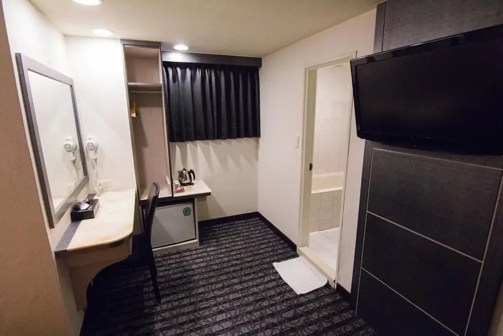 CaRry Hotel