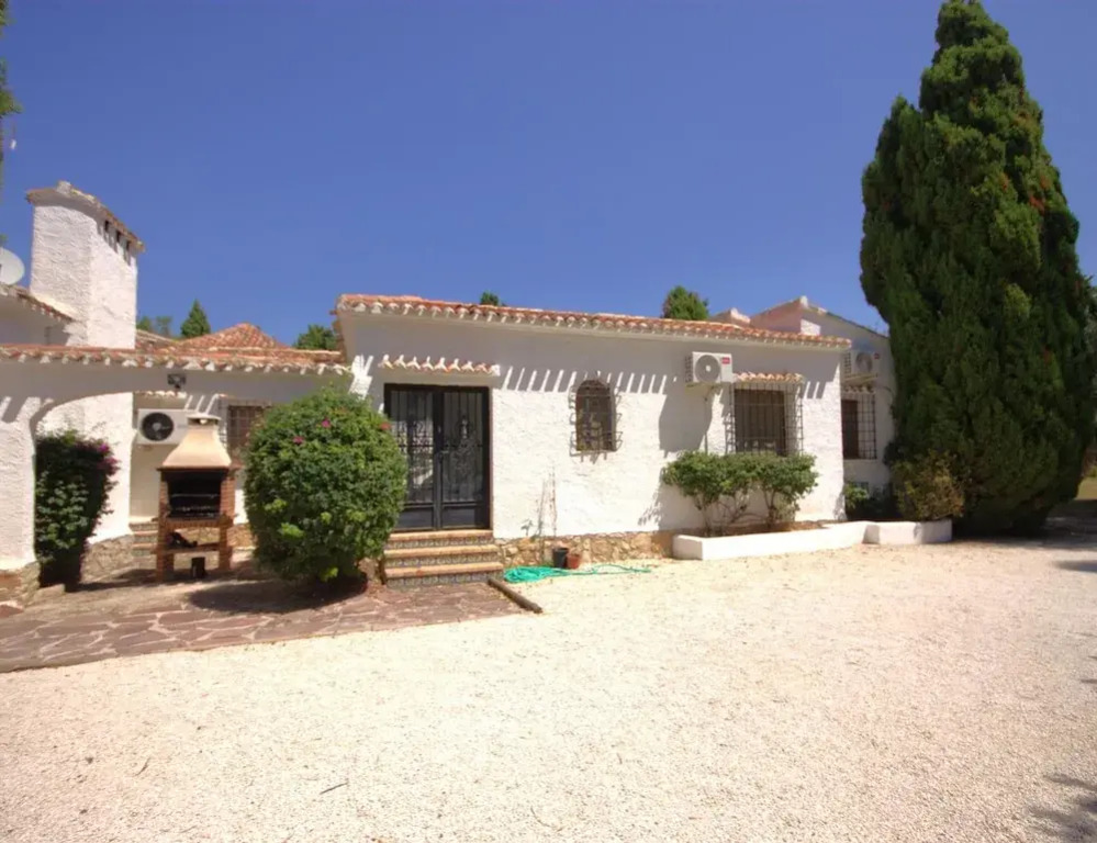 La Cartuja in Javea With 5 Bedrooms and 4 Bathrooms