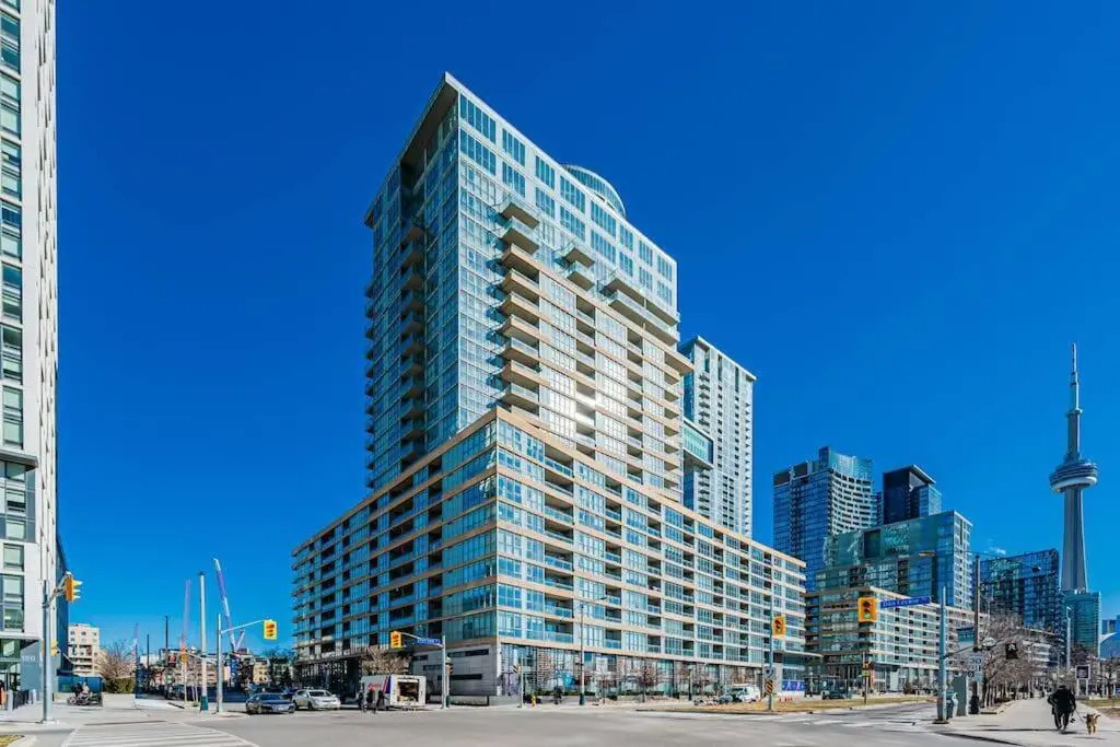 Beautiful 2BR-2Bath Condo Parking Balcony