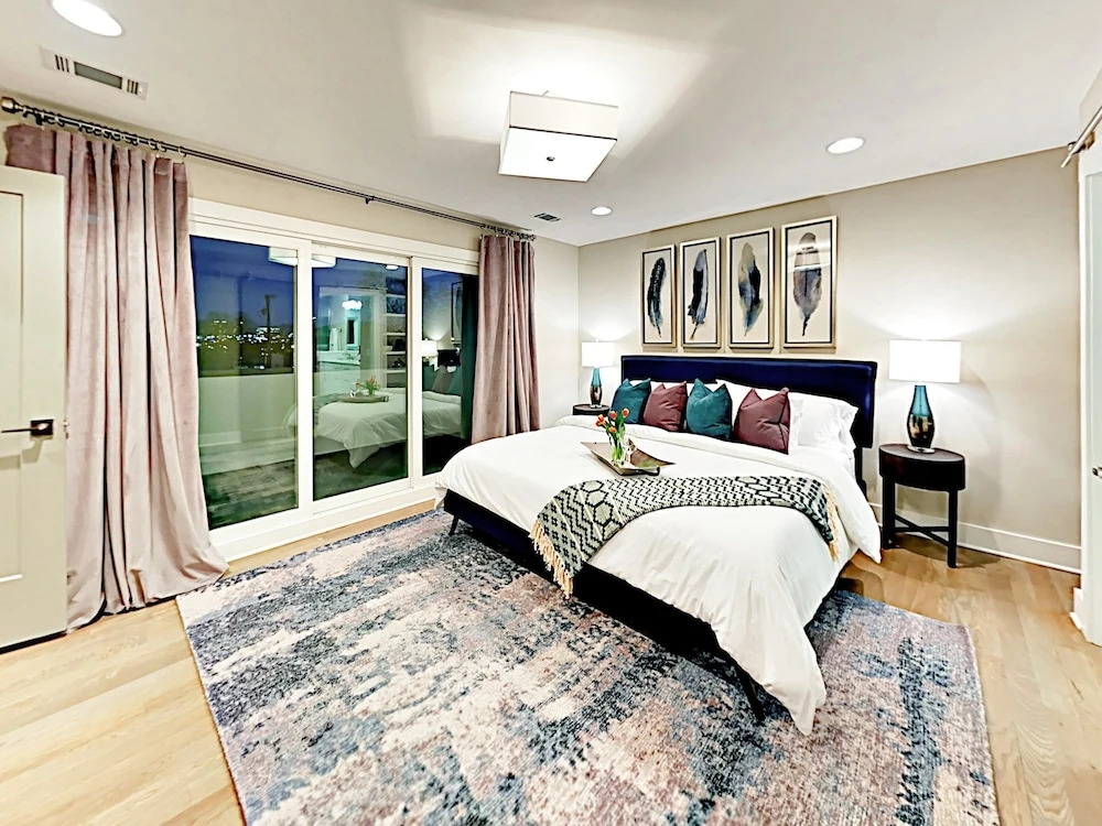 1011A 12th Ave North - 3 Br Townhouse