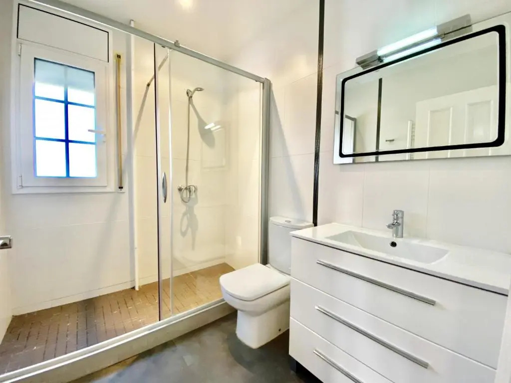 Villa Montserrat 4bedroom with sea and mountain views & air-conditioning & private swimming pool