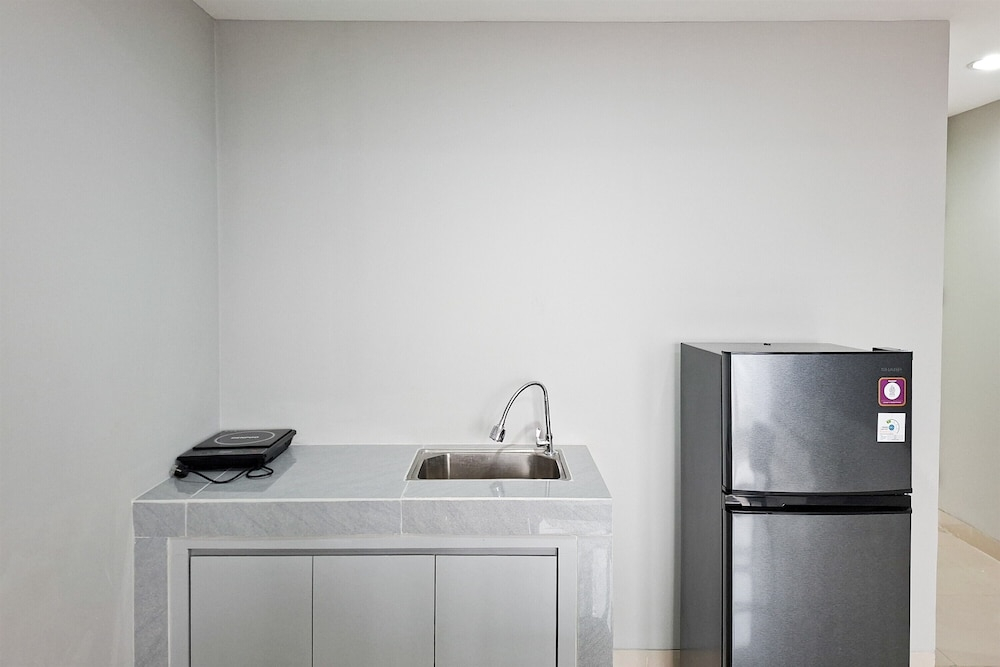 Homey And Spacious 3Br With City View At Apartment The Ayoma