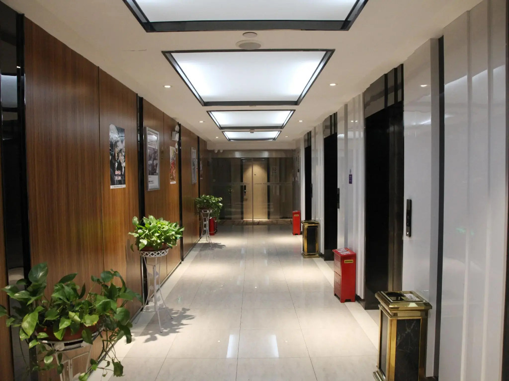 LangPu Hotel (Wuhan Wuchang Railway Station Square)