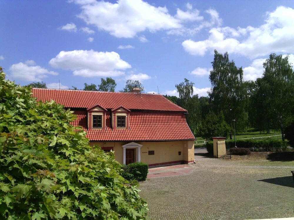 Dvůr Pecínov