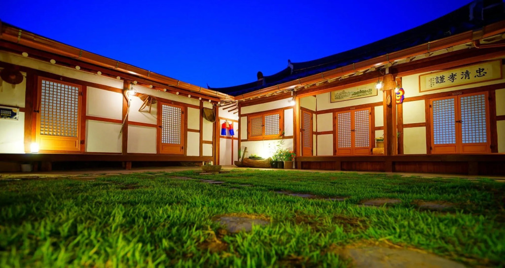 Hanulgiwa Hanok Stay