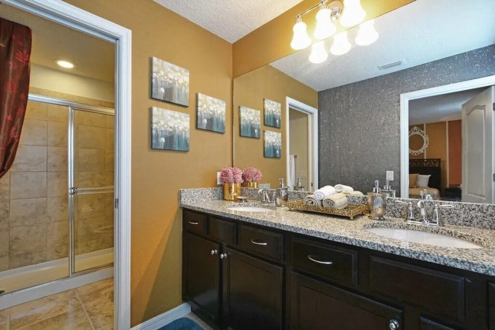 Windsor at Westside-6 Bedrooms House W/pool-3700ww Home