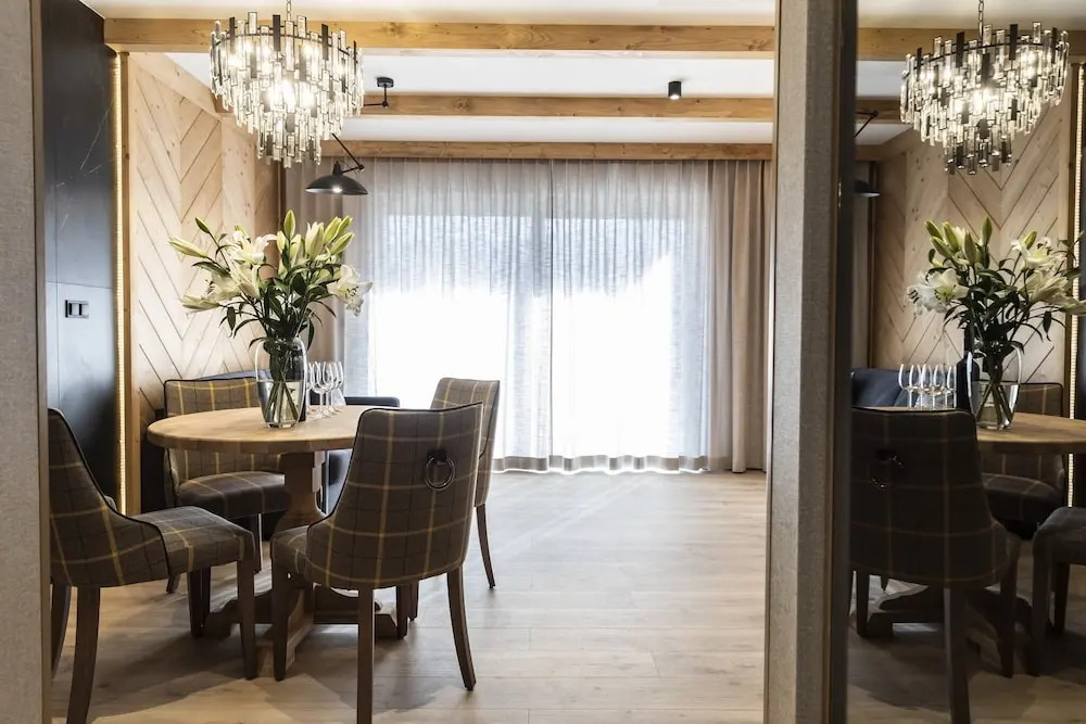 Szymaszkowa 7 - luksusowe apartamenty z widokiem na Giewont - sauna, parking w cenie - IZBY PODHALAŃSKIE
