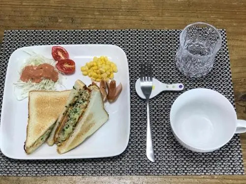 Left Hander Guest House - Hostel