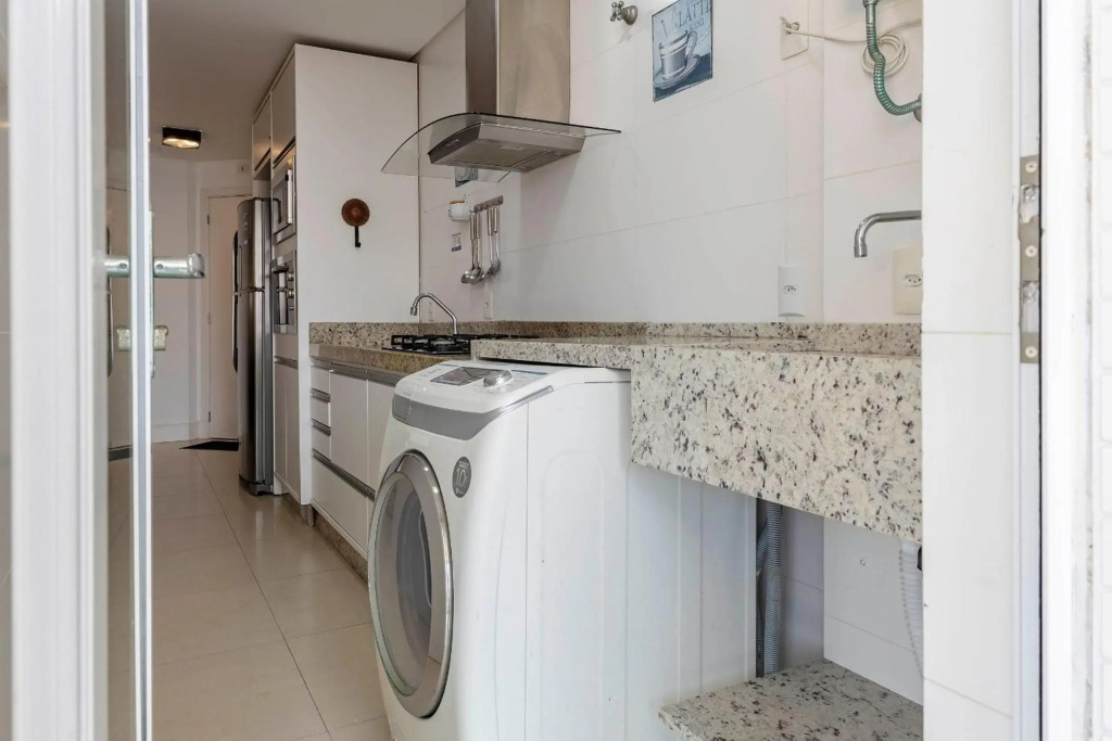 Boulevard Bombinhas, Condo com Piscina - Apto 3 dorms 6 pessoas