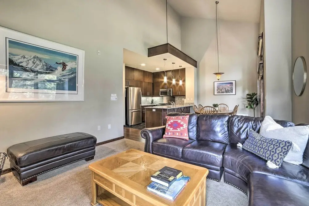 Modern Mammoth Lakes Condo: Ski, Hike, & More!