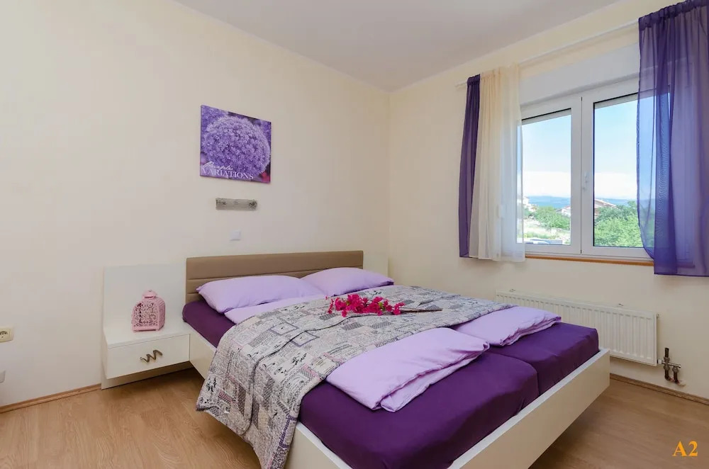 Apartments and Room Drazen