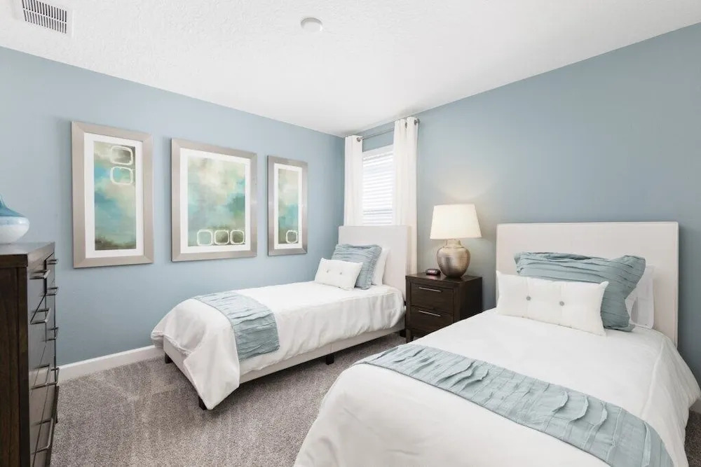 Champions Gate 1694 - Eight Bedroom Pool Home