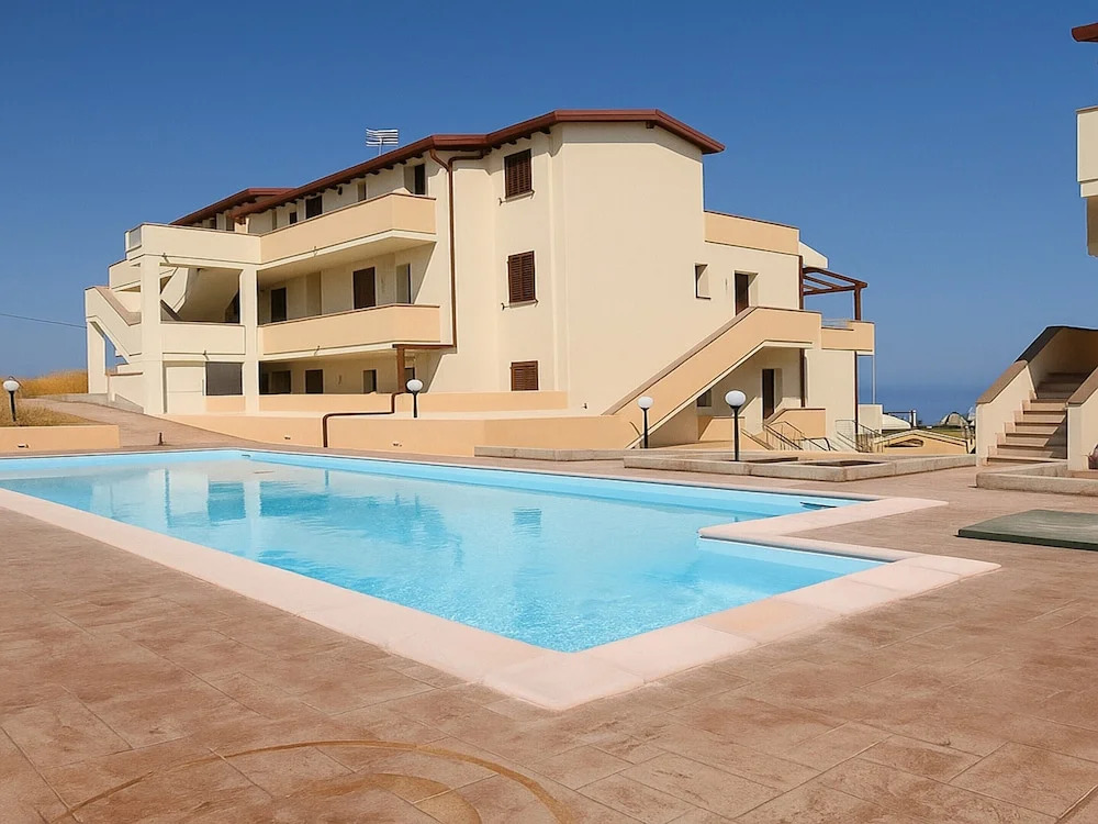 Air-conditioned, in Residence, With Pool and Patio
