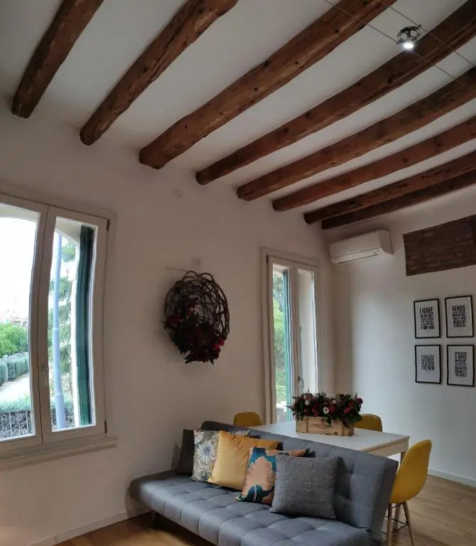 Appartamento grazioso in palazzina del 900: Verona