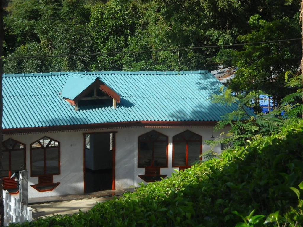 Blue sky Guest House And Restaurant