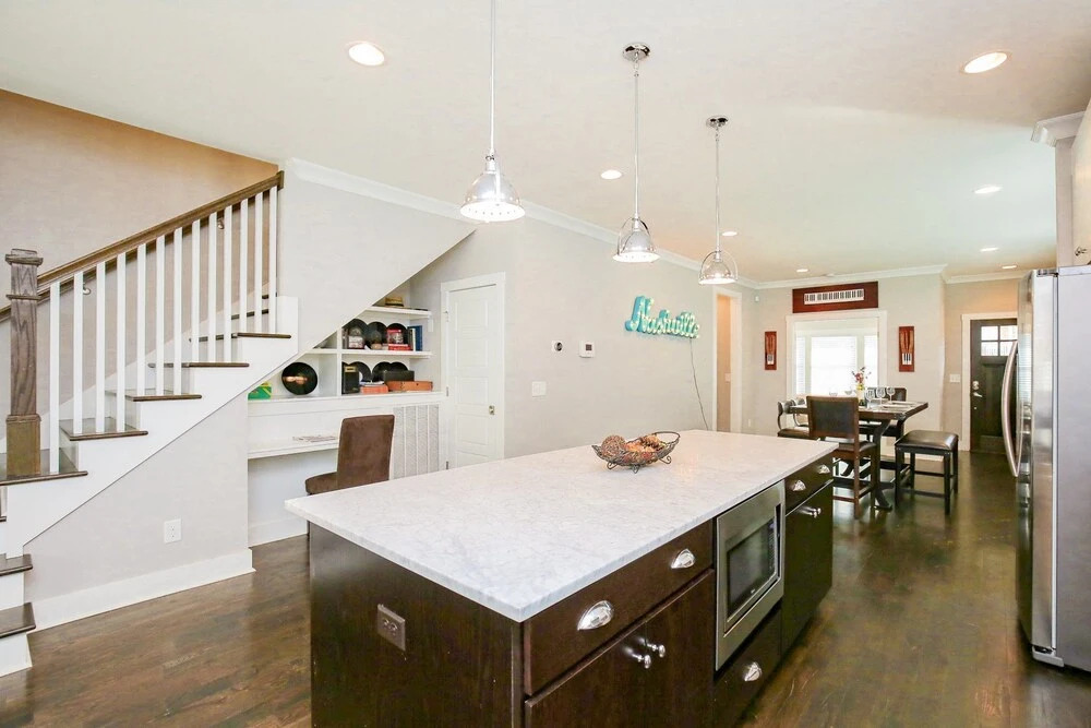 4BR/3BA Music Row House B by RedAwning