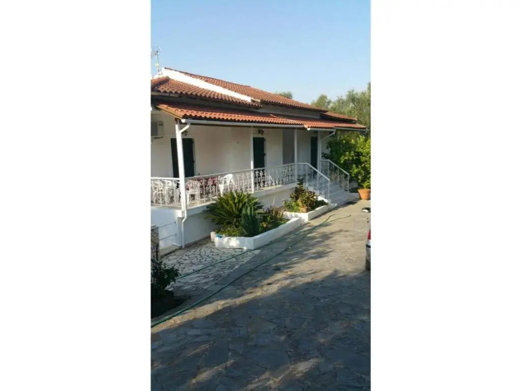 The Green Cottage 1