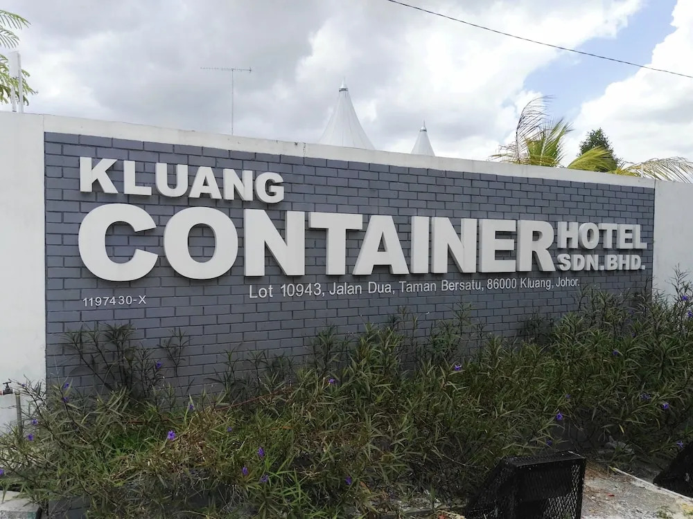 Kluang Container Swimming Pool Hotel