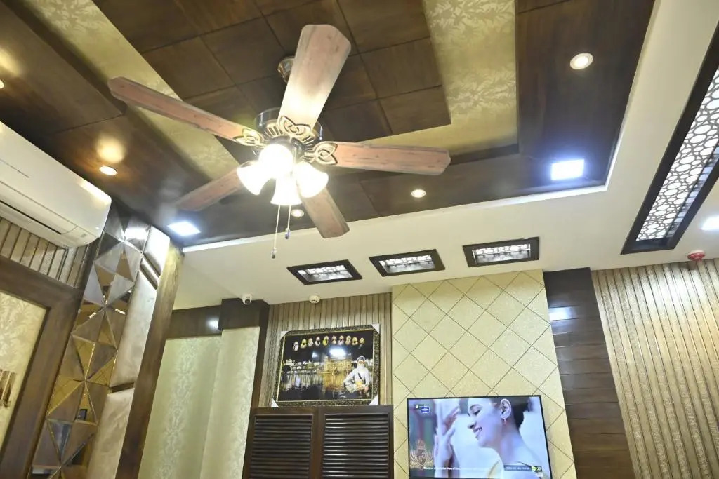 GUNTAS RESIDENCY