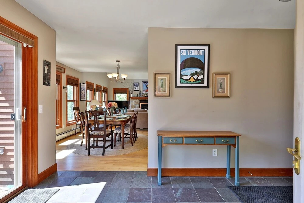 Cortina Mountain Chalet - Outdoor Hot Tub - Close to Pico and Killington Mountains home
