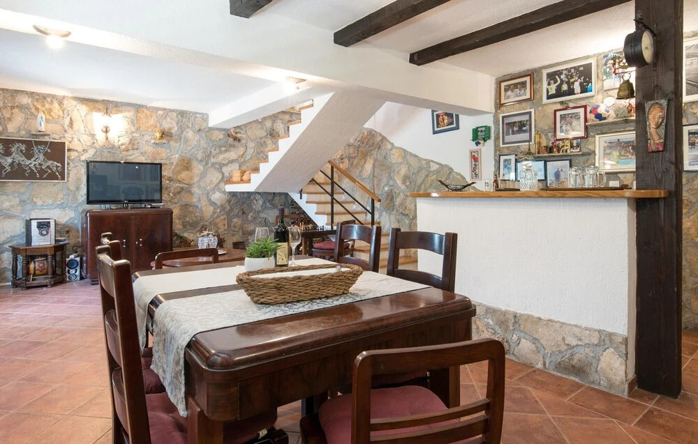 Awesome Home In Podstrana