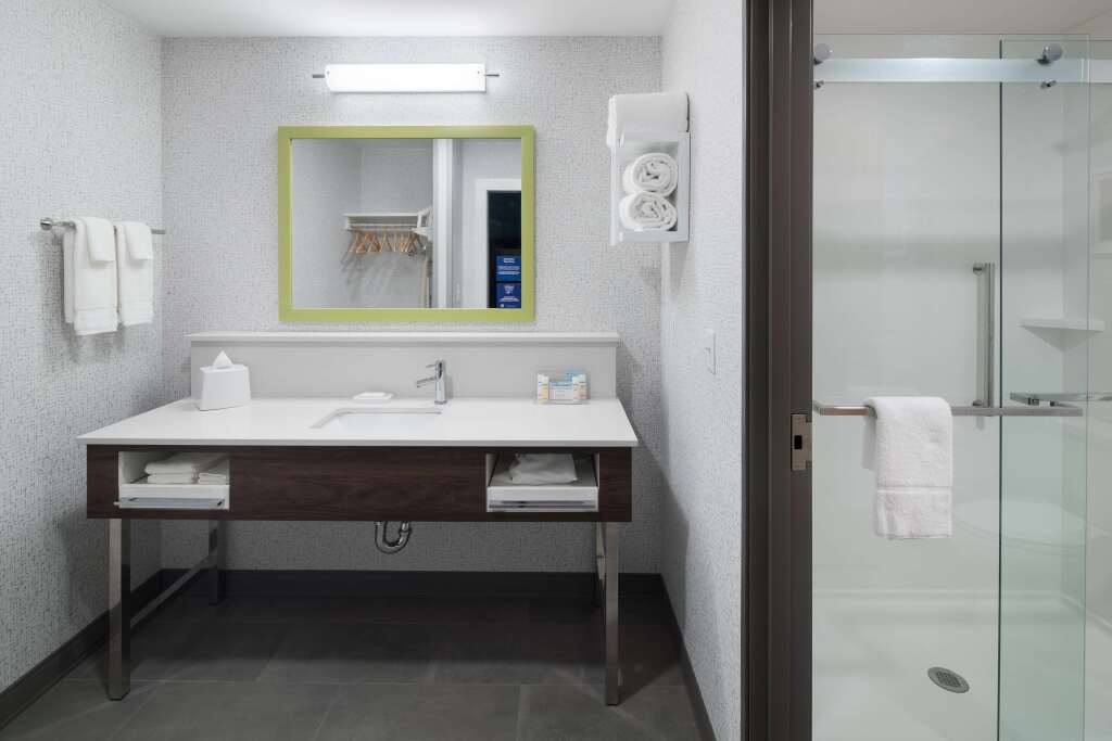 Hampton Inn & Suites Cape Canaveral Cruise Port, Fl