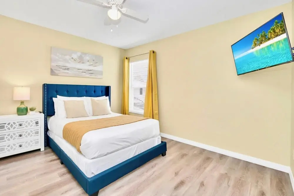 6BR Family Home With Private Pool Hot tub BBQ