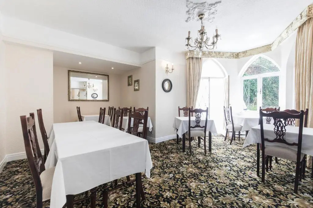 The Mount Pleasant Hotel