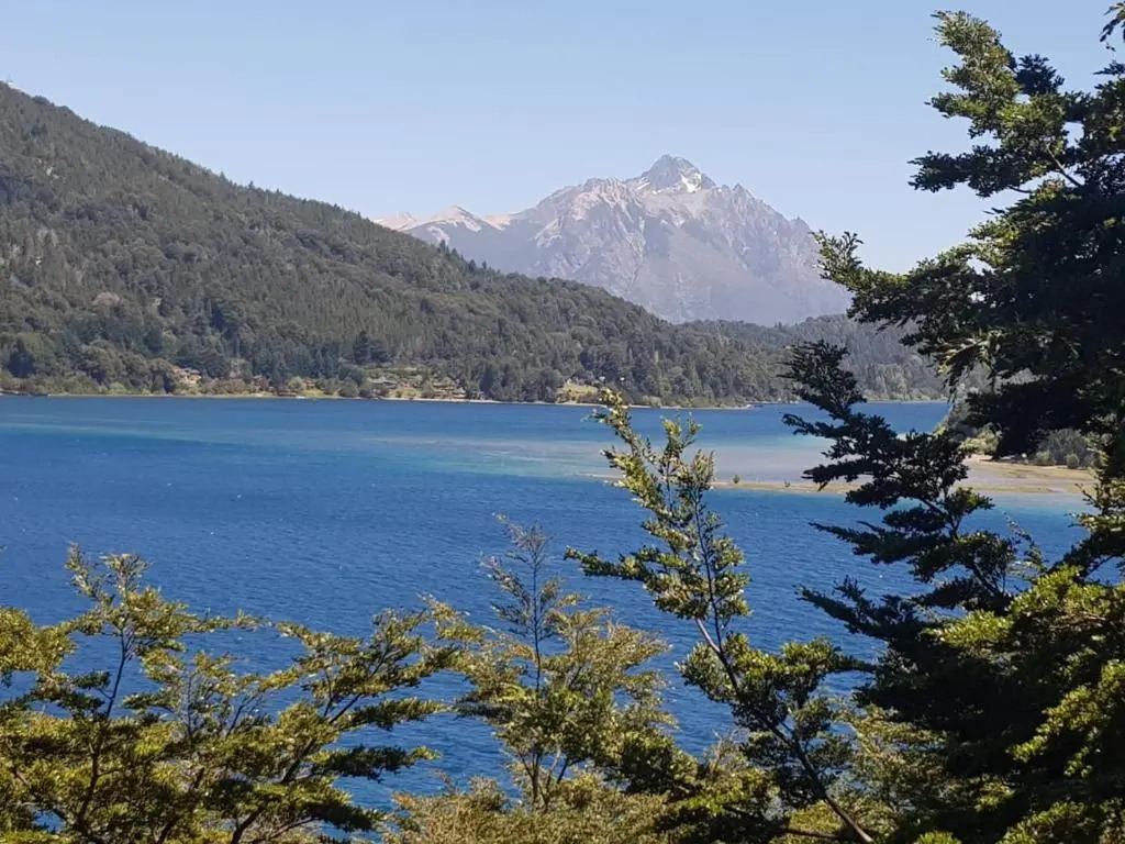 Albanta casa con costa en Bariloche
