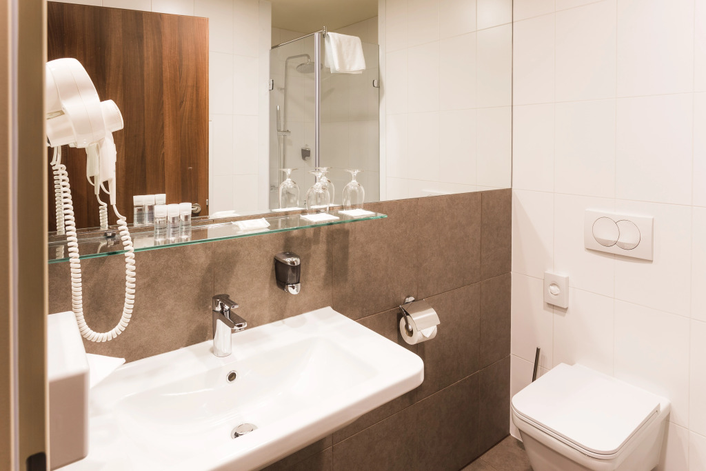 12 Revay Hotel