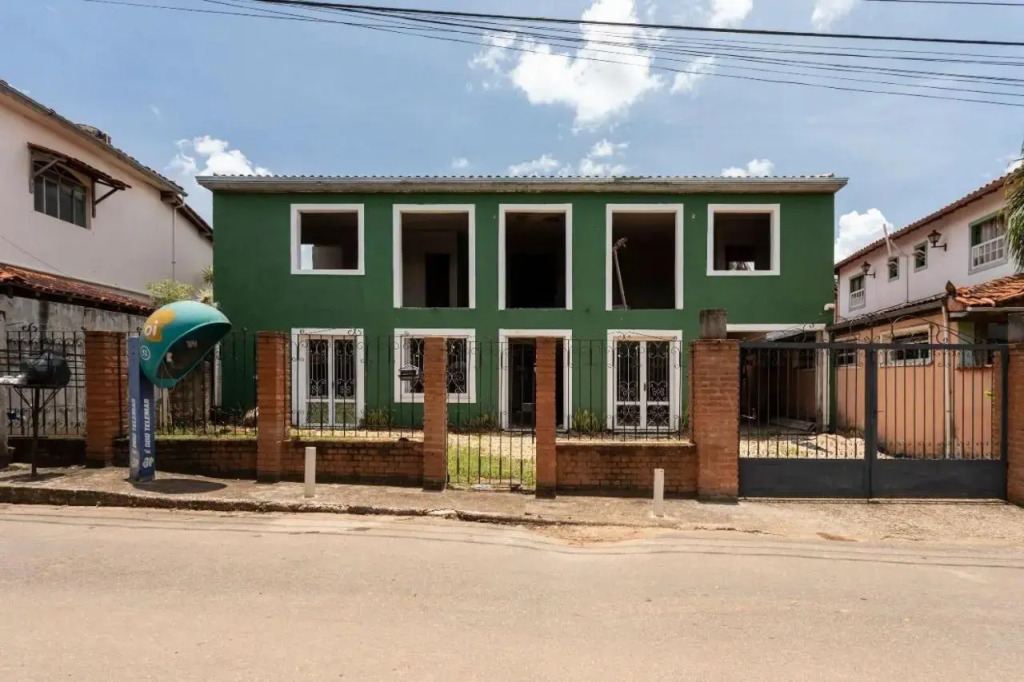 Casarão ESPAÇOSO a 800m do centro, 8 hospedes, pet friendly, garagem para 3 carros