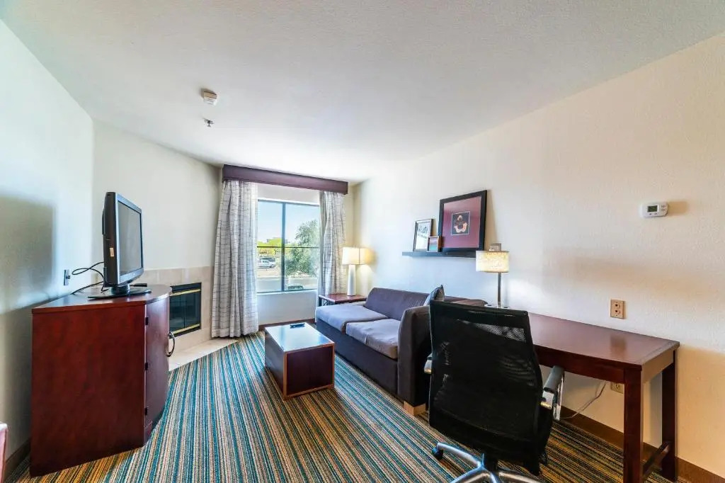 Metro PHX Upstairs 2bd sleeps 6 heated pool PETS ALLOWED