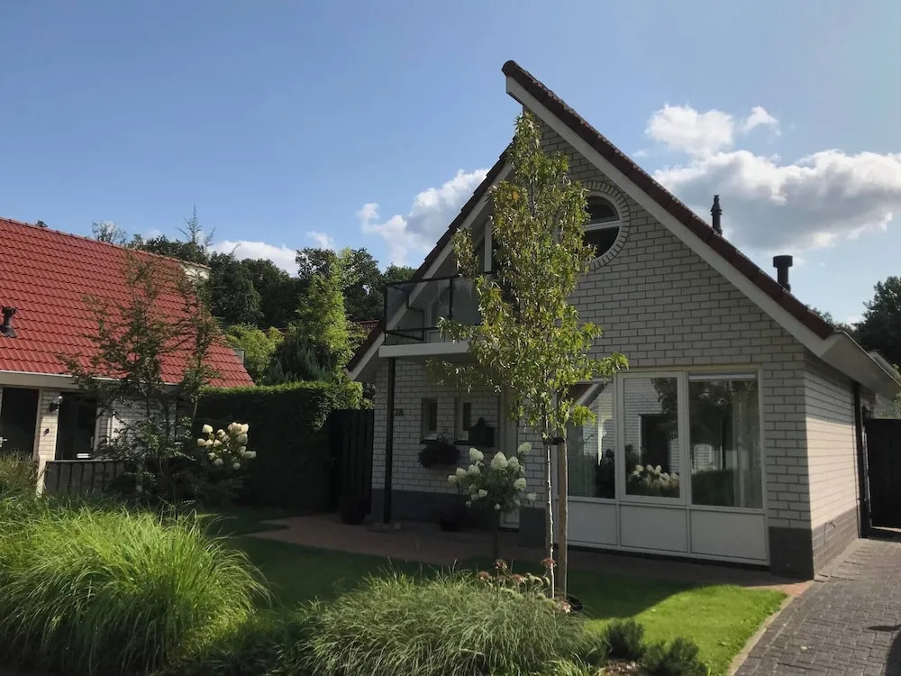 Holiday Home for Rent Near Swimming Pool and Golf Course