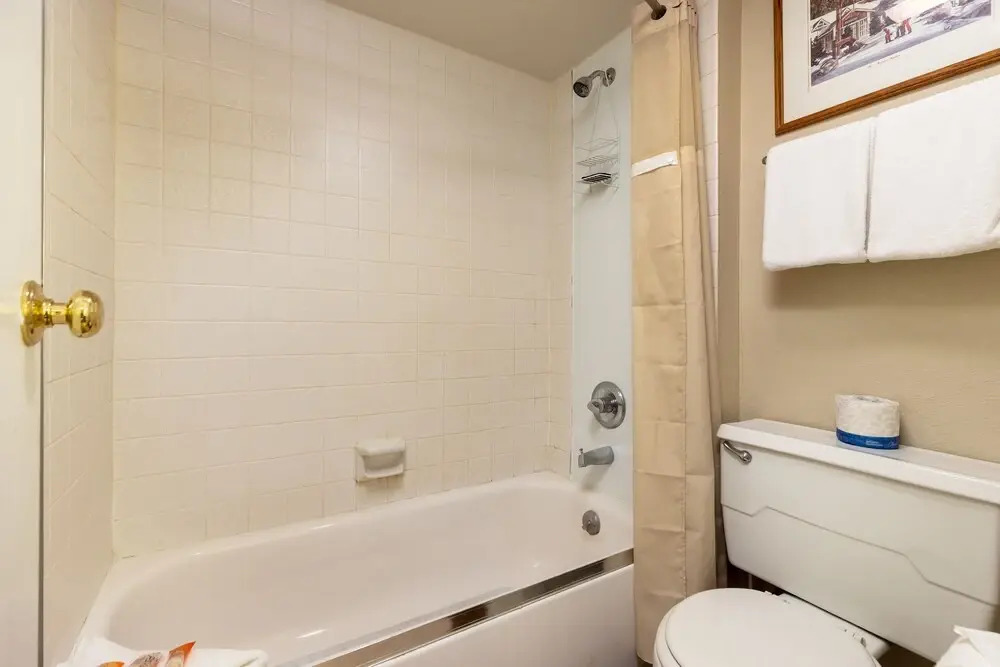 1095 Wild Irishman 2 Bedroom Condo by Redawning