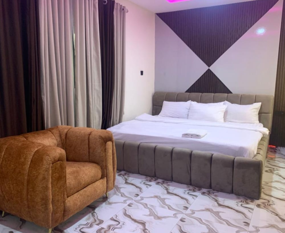 Tiano Hotel & Suites
