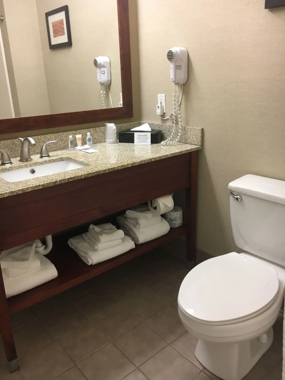 Comfort Inn & Suites South Burlington near University