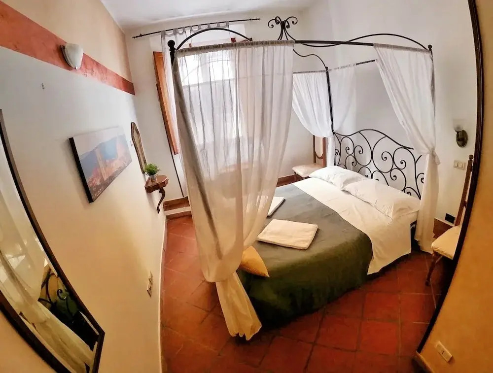 Holiday Rooms Guest House