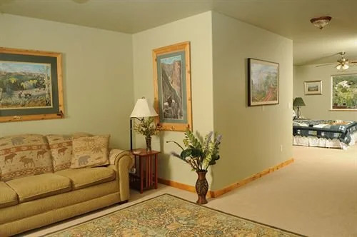 Mountain Goat Lodge B&B