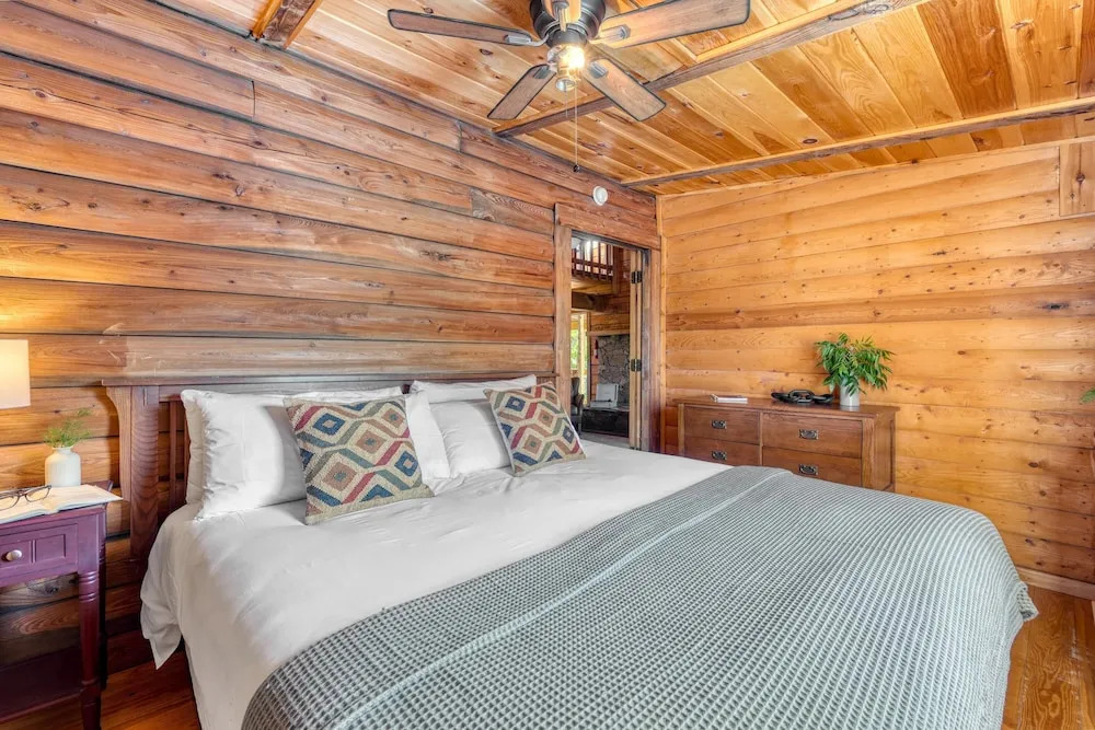 Little Sparrow by Avantstaydowntown Pigeon Forge Cabin