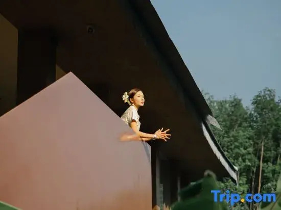 Three-color Yunhe B&B (Xishuangbanna Jinghong Mengxi Big Buddha Temple Manhona Branch)