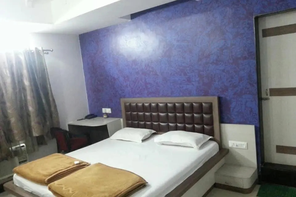Hotel M N International