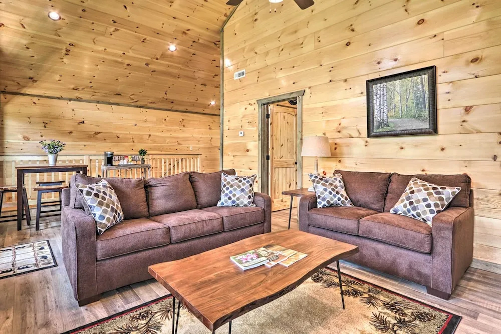 Hot Tub, Game Room, Decks: Cabin in Gatlinburg