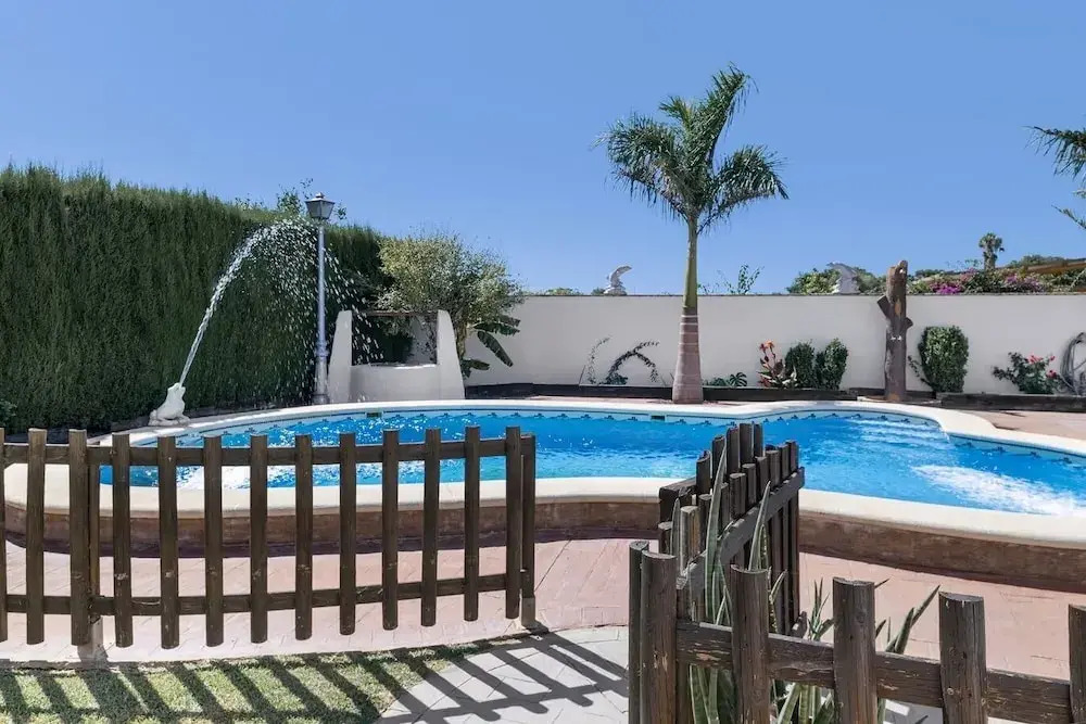 Apartamentos con Wifi y piscina