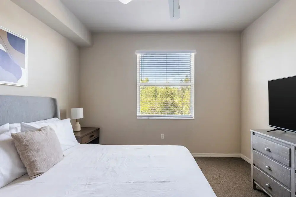 Landing Stylish 1BD Game Room Yoga Studio